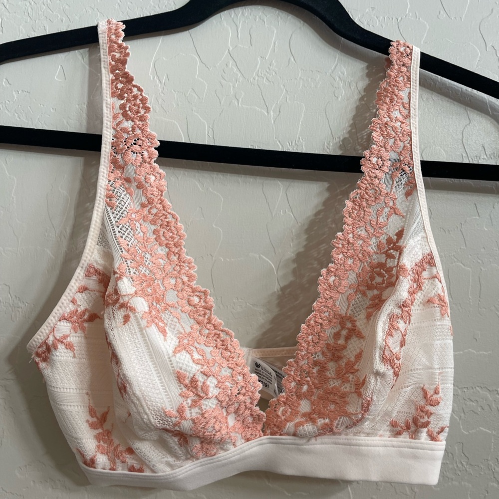 Wacoal bralette in cream color, in size 36